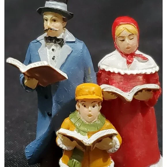 CAROLING FAMILY plastic Christmas Village small scale accessory figure figurine - Picture 3 of 11